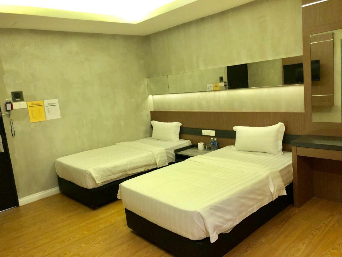 Monaco Boutique Hotel Sadong Jaya Kota Kinabalu Exterior photo